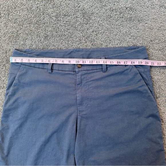 Mens Lululemon Golf Shorts Size 40 Graphite Grey 11 Inch Inseam - Picture 2 of 8